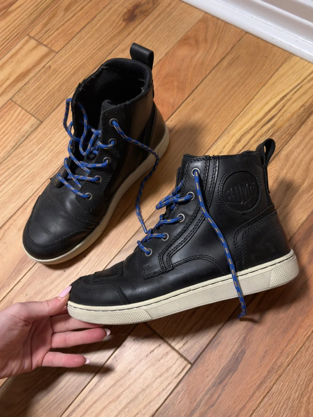 Harley-Davidson Black Leather Chukka Boots with Blue Laces